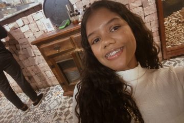 Estudantes da rede estadual da Bahia comemoram nota 980 na redação do Enem