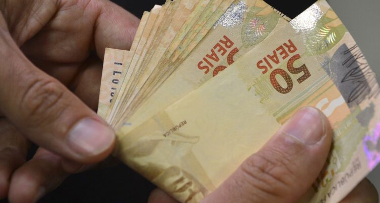 Caixa paga Bolsa Família a beneficiários com NIS de final 8