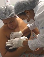 Após seis gestações sem amamentar, mãe realiza sonho com o sétimo filho no Hospital Materno-Infantil de Ilhéus