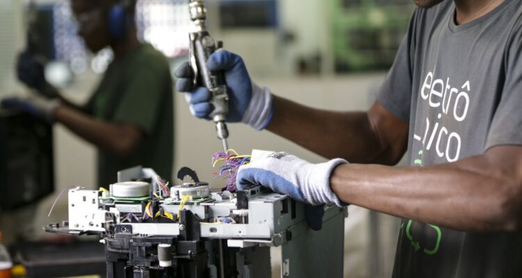 CMN amplia incentivo nacional em linha de crédito do FAT para inovação