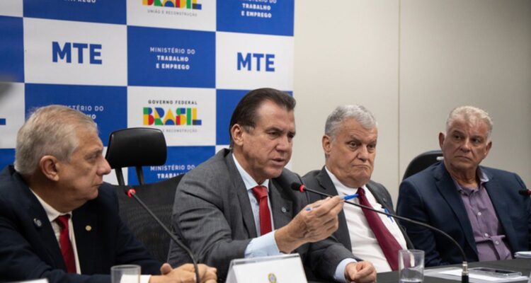 Taxistas pedem ao governo linha de crédito para renovação de frota