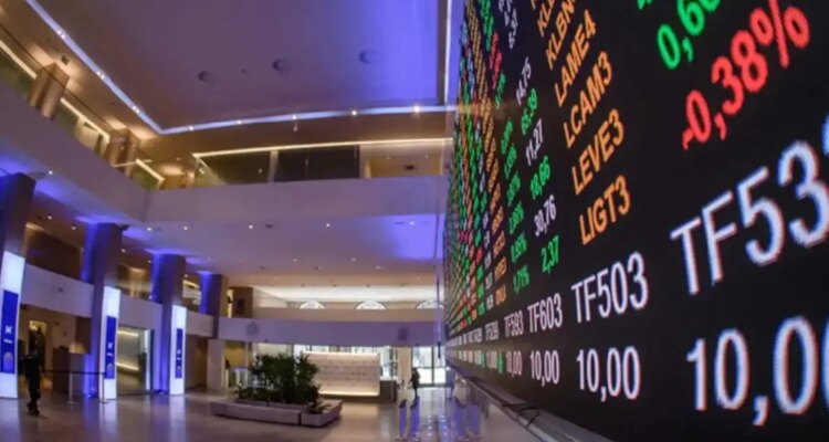 Bolsa atinge menor nível desde janeiro com exterior e tensão política