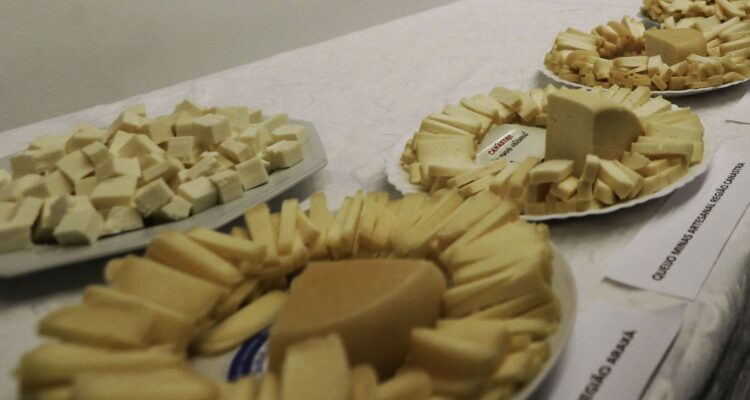 Brasil começa a importar queijo mais barato após acordo Mercosul–UE