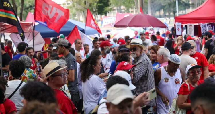 Sindicatos realizam ato pelo direito ao descanso e fim da escala 6x1