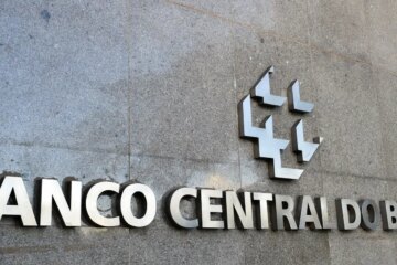BC: "melhores práticas" recomendam não reagir a choques de oferta
