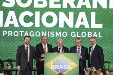 "Brasil não abaixa a cabeça", diz Durigan ao defender soberania e Pix