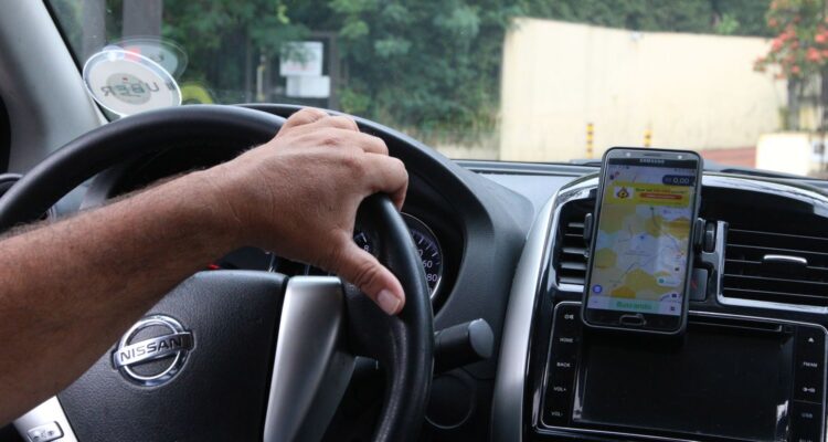 CMN veta taxa de cadastro em crédito para motoristas de app