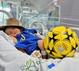 Clima de Copa do Mundo toma conta dos recém-nascidos do Hospital Materno-Infantil Dr. Joaquim Sampaio, em Ilhéus