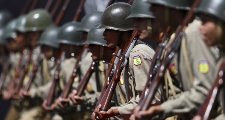 Exército mantém patrulha de fronteiras mesmo com bloqueio do orçamento