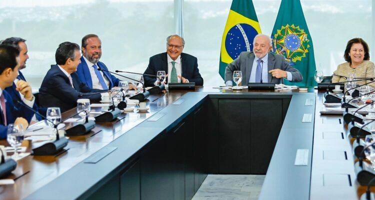 Governo prevê aumento de etanol na gasolina de 30% para até 32%