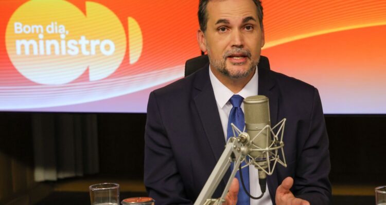 Governo usou lucros com exportação para conter preço dos combustíveis
