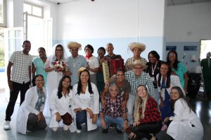 Hospital Professor Carvalho Luz leva música junina aos leitos em ação de humanização