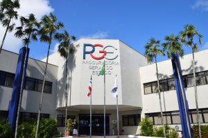 Justiça determina regras para acesso de parlamentares a áreas restritas de hospitais estaduais na Bahia