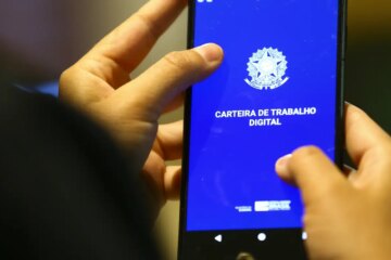 Mercado de trabalho formal cresce 2,6%; serviço público puxa alta