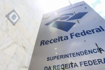Receita paga lote especial de restituição automática em julho