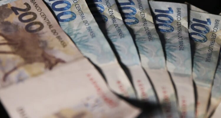 União paga R$ 834,8 milhões em dívidas de estados e municípios em maio