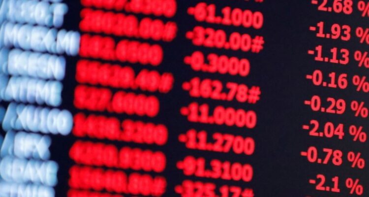 Bolsa sobe quase 3% e fecha no maior nível desde maio