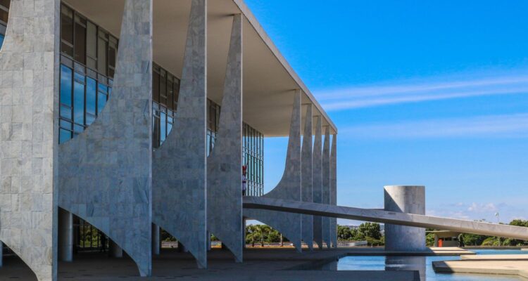 Entenda a Lei de Reciprocidade, que o Brasil pode adotar contra os EUA