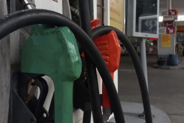 Gasolina com 32% de etanol deve ser R$ 0,03 mais barata, diz ministro