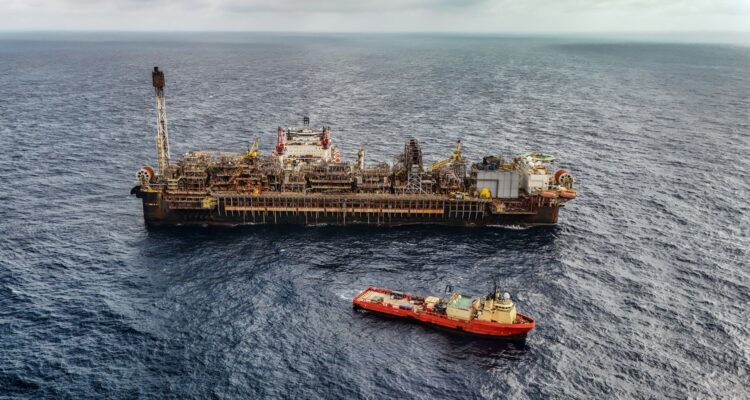 Produção de petróleo e gás no Brasil cresce 14% no 2º trimestre