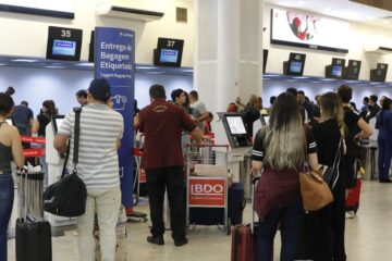 Setor de serviços cai 0,4% em maio por recuo na área de transportes