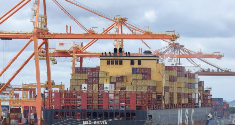 Balança comercial de julho tem superávit de US$ 7 bilhões