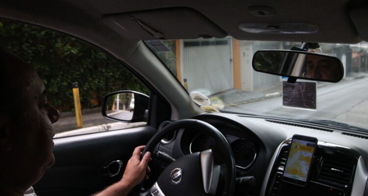 Fazenda analisa mudanças em crédito a motoristas de aplicativos