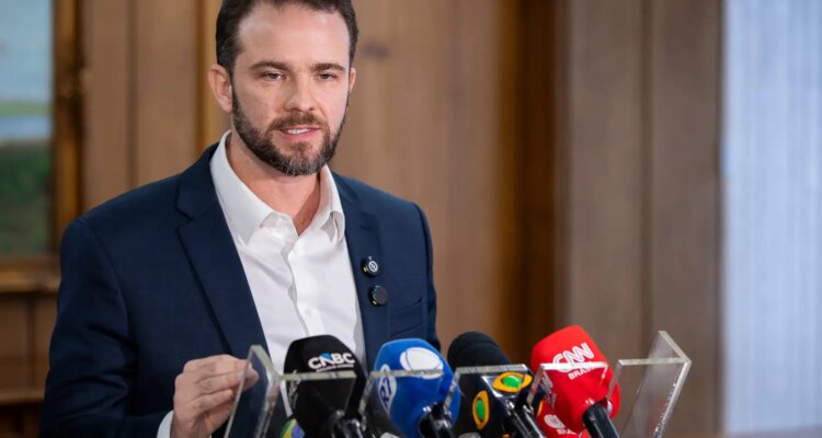 Governo ouvirá empresários para decidir se aplicará lei contra EUA