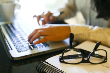 Mulheres são maioria no setor de seguros, mas minoria na liderança