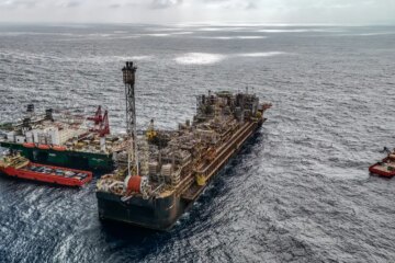 Petroleiros pedem Petrobras mais estatal e menor repasse a acionistas