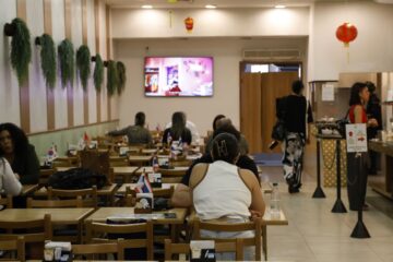 Serviços ocuparam 15,9 milhões e pagaram média de 2,2 mínimos em 2024