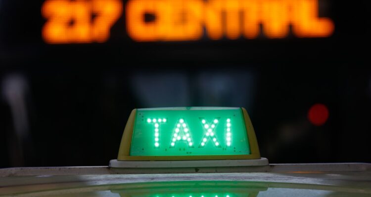 Teto de crédito para taxistas e motoristas de app sobe para R$ 200 mil
