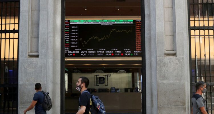 Bolsa sobe 1,3% e atinge maior nível em quase quatro meses
