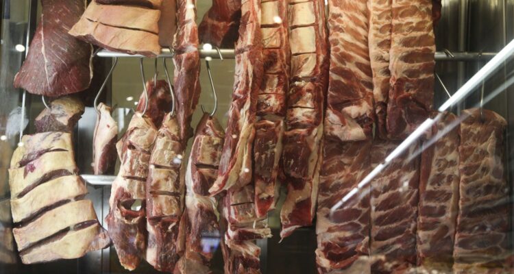 Cota chinesa faz exportação de carne bovina recuar 27,1% em agosto