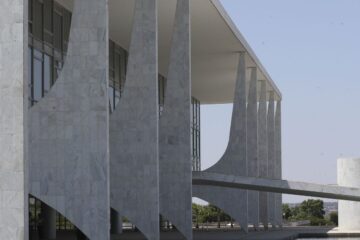Isenção da “taxa das blusinhas” em compras até US$ 50 é sancionada
