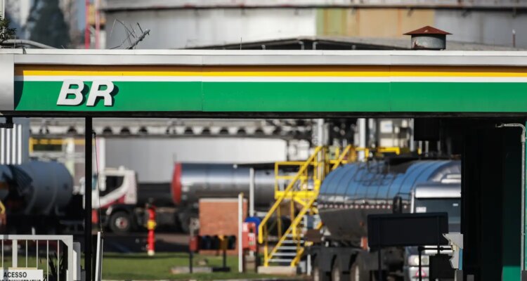 Petrobras aumenta diesel, mas subsítio mantém valor final; entenda