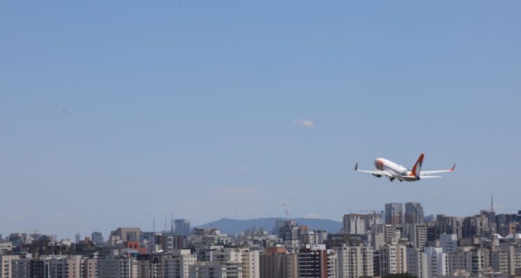 Anac estabelece regras mais restritivas para aviação em Congonhas (SP)