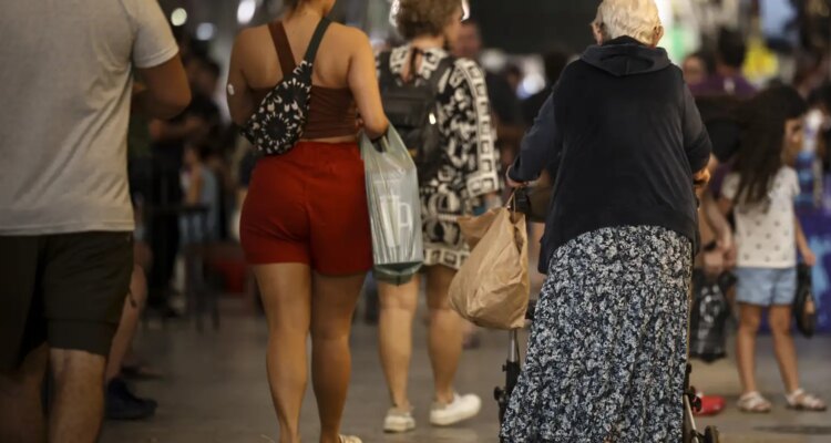 Corte amplo de gastos públicos afetaria área social, dizem economistas