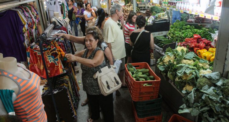 Cortes em auxílios sociais podem gerar retração em cidades do interior