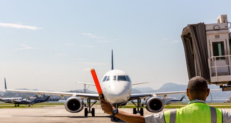 Redução de imposto para aluguel de aeronaves e motores mantém 92 mil empregos no turismo